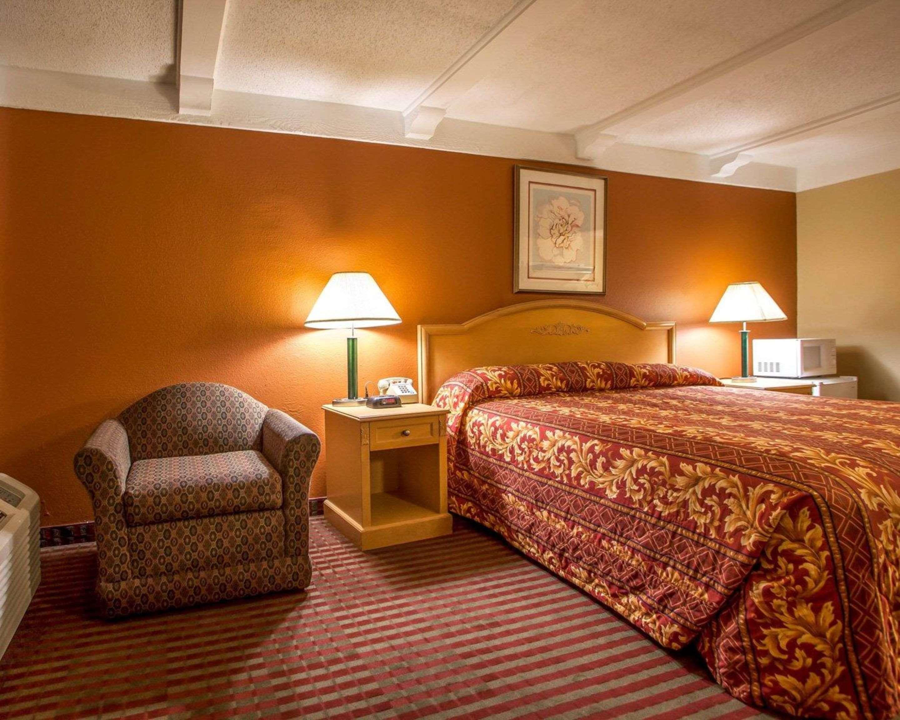 Relax Inn Saint Charles Exterior photo