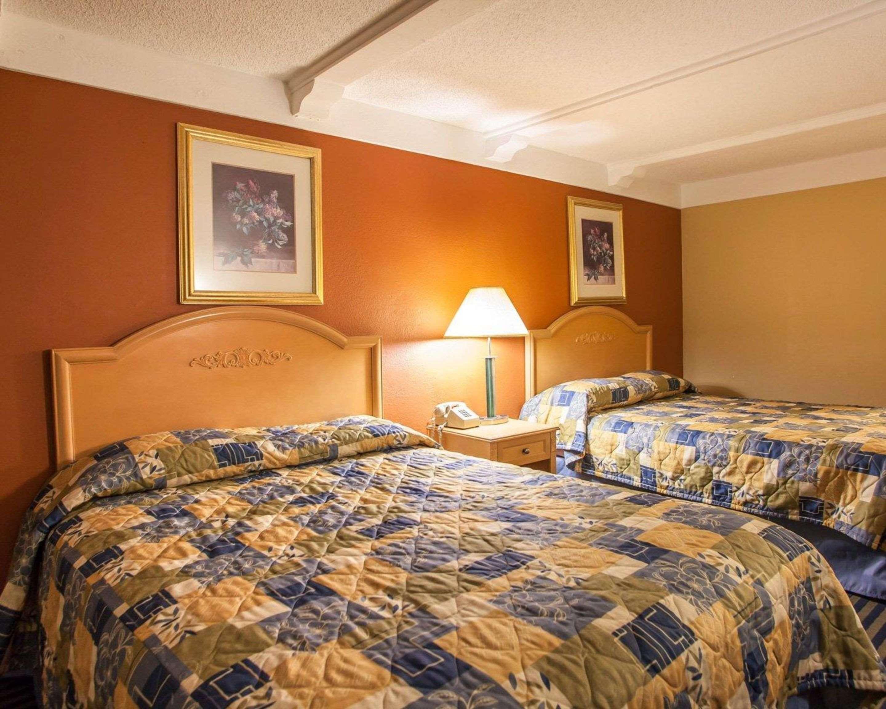 Relax Inn Saint Charles Exterior photo