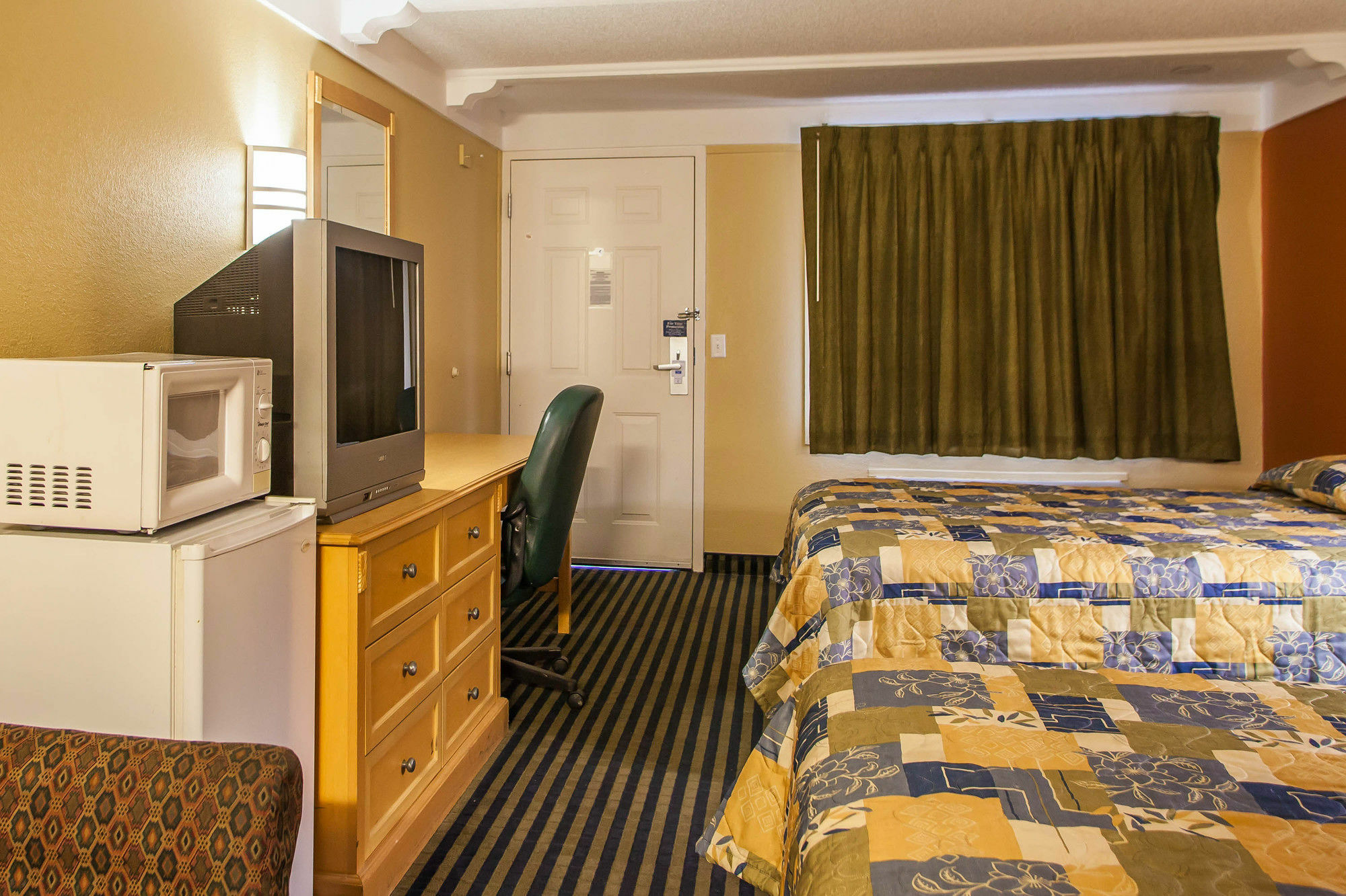 Relax Inn Saint Charles Exterior photo